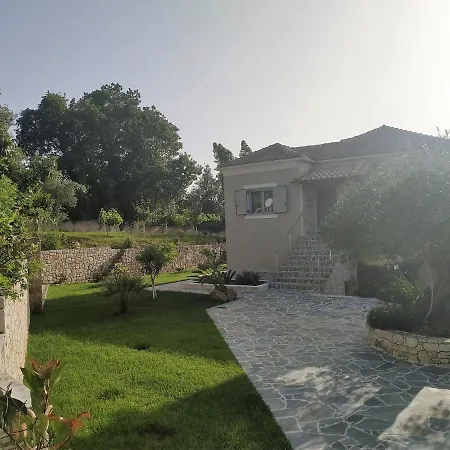 Petra House Vakantiehuis Áno Korakiána